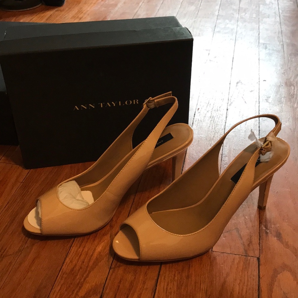 Ann Taylor slingback nude pumps